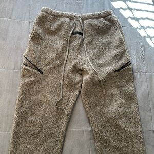 Fear of God essentials relaxed polar fleece pants in dark oatmeal